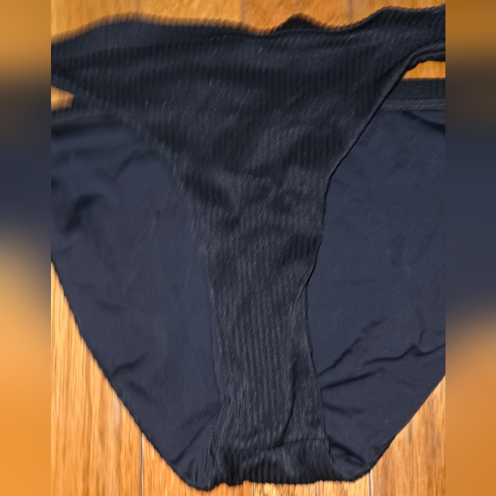 Black Ribbed Bikini Set - Picture 2 of 3